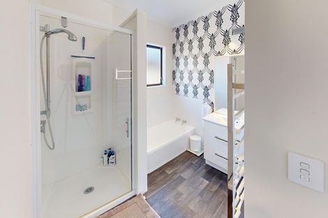 Photo of property in 1 Loader Place, Tawhero, Whanganui, 4501