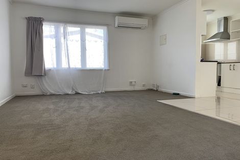 Photo of property in 4 Vanguard Road, Kelston, Auckland, 0602