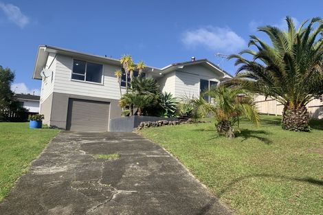 Photo of property in 13 Spinella Drive, Bayview, Auckland, 0629