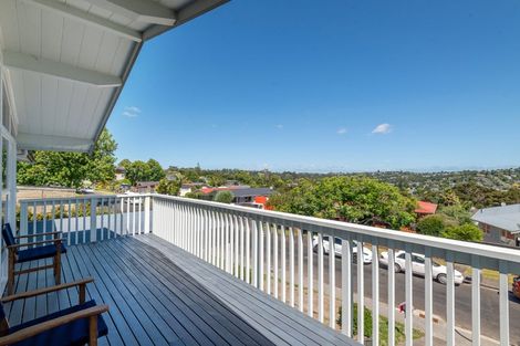 Photo of property in 27 Valley View Road, Glenfield, Auckland, 0629