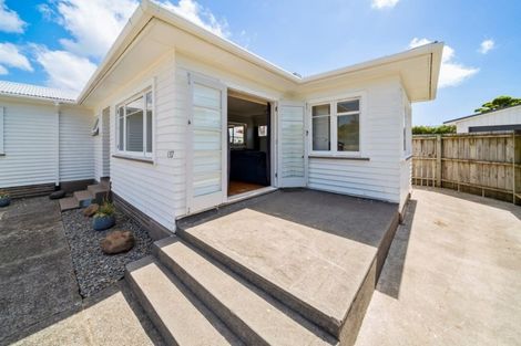 Photo of property in 132 Ngamotu Road, Spotswood, New Plymouth, 4310