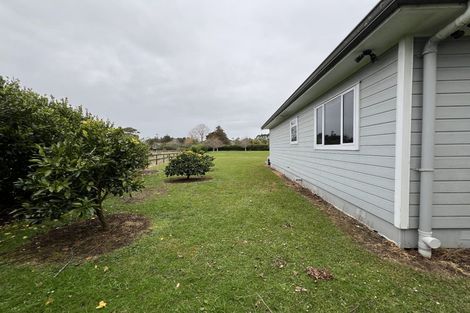Photo of property in 171 Boord Crescent, Kumeu, 0891