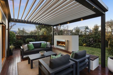 Photo of property in 18 College Avenue, Strowan, Christchurch, 8052