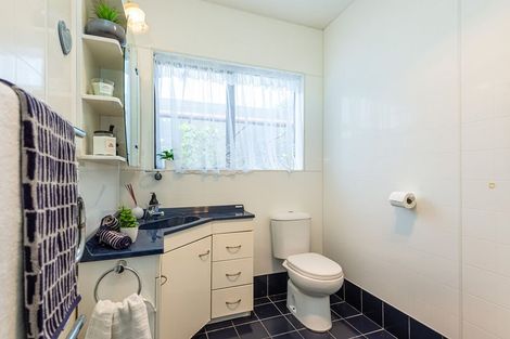 Photo of property in 327 Avonhead Road, Avonhead, Christchurch, 8042