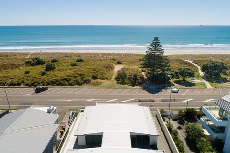 Photo of property in 2/135 Marine Parade, Mount Maunganui, 3116