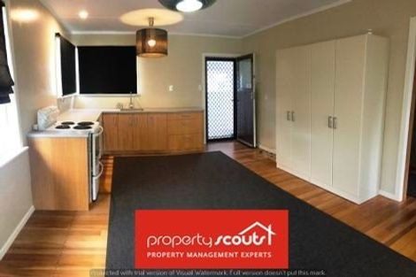 Photo of property in 50 Taipari Road, Te Atatu Peninsula, Auckland, 0610