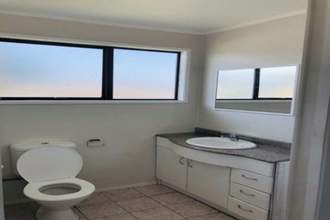 Photo of property in 28 Maugham Drive, Bucklands Beach, Auckland, 2014