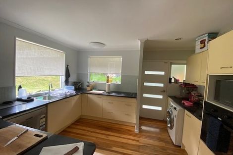 Photo of property in 2/32 Teal Crescent, Beach Haven, Auckland, 0626