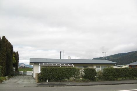 Photo of property in 106 Waller Street, Murchison, 7007