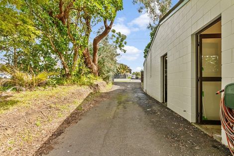 Photo of property in 51 Wairau Road, Oakura, 4314