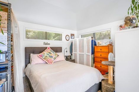 Photo of property in 1/2 Heathcote Road, Castor Bay, Auckland, 0620