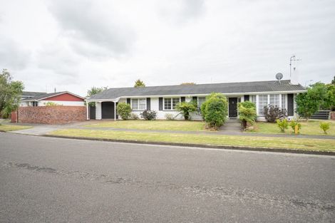 Photo of property in 1 Rakino Place, Awapuni, Palmerston North, 4412