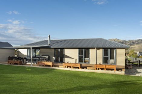 Photo of property in 21 Missy Crescent, Mount Pisa, Cromwell, 9383