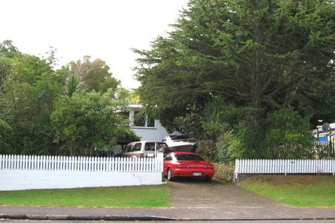 Photo of property in 11 Ribblesdale Road, Henderson, Auckland, 0612