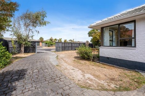 Photo of property in 132 Pacific Road, North New Brighton, Christchurch, 8083