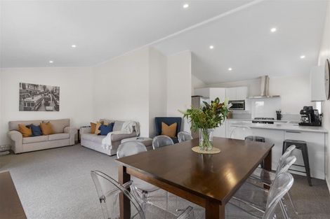 Photo of property in 2/8 Wattle Street, New Lynn, Auckland, 0600