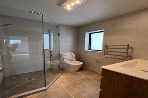 Photo of property in 7a Tupaki Place, Pakuranga Heights, Auckland, 2010