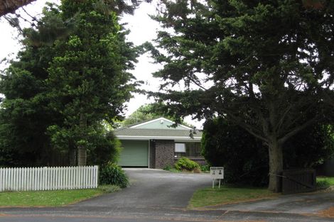 Photo of property in 1/12 Sharivari Place, Conifer Grove, Takanini, 2112