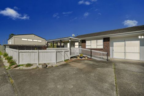 Photo of property in 2/56 Archibald Road, Kelston, Auckland, 0602