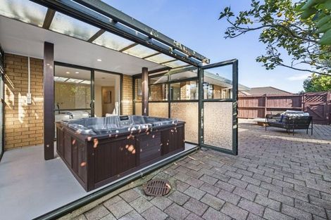 Photo of property in 1/11 Carniew Place, Dannemora, Auckland, 2016