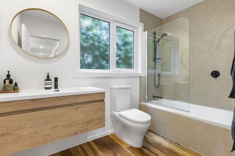 Photo of property in 1/60 Hillcrest Avenue, Hillcrest, Auckland, 0627