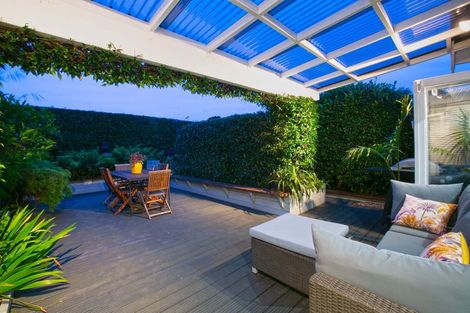 Photo of property in 76 Barrett Street, Westown, New Plymouth, 4310