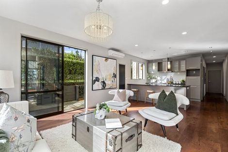 Photo of property in 33 Kilkelly Avenue, Pinehill, Auckland, 0632