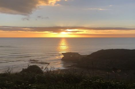 Photo of property in 39 Waitea Road, Muriwai, 0881