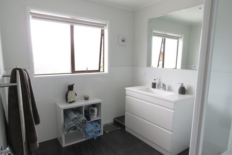 Photo of property in 3/3 Blease Street, New Lynn, Auckland, 0600