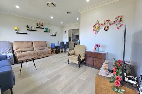 Photo of property in 3/96 Titirangi Road, New Lynn, Auckland, 0600
