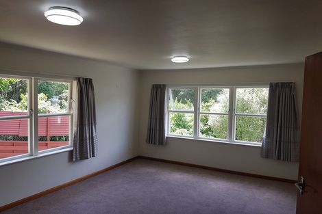 Photo of property in 2/16 Redwood Avenue, Tawa, Wellington, 5028