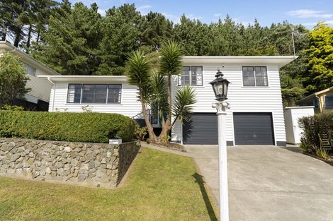 Photo of property in 10 Colonial Grove, Tawa, Wellington, 5028