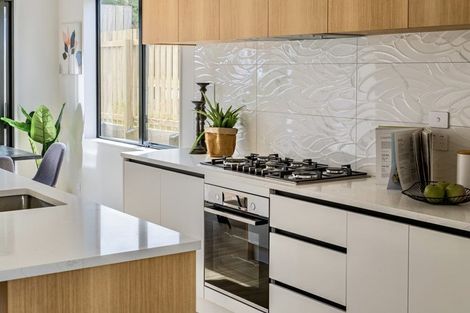 Photo of property in 18a Edgware Road, West Harbour, Auckland, 0618