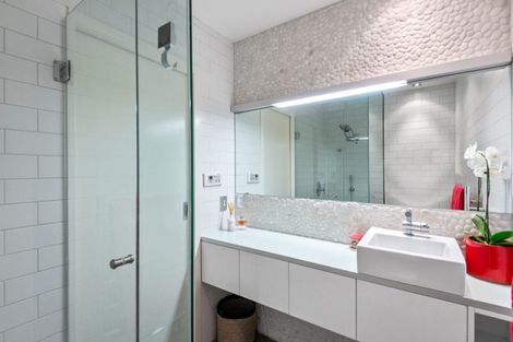 Photo of property in 2a Avery Place, Redcliffs, Christchurch, 8081