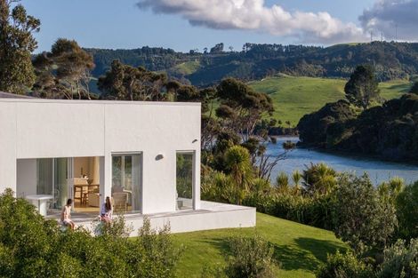 Photo of property in 16 Rangitahi Road, Raglan, 3225