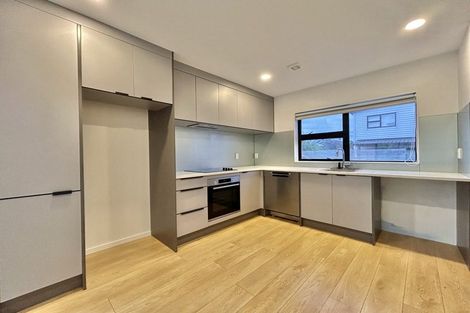 Photo of property in 96e Triangle Road, Massey, Auckland, 0614