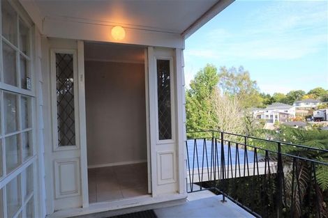 Photo of property in 988 East Coast Road, Northcross, Auckland, 0632