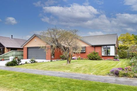 Photo of property in 21 Greystoke Lane, Avonhead, Christchurch, 8042