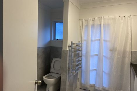 Photo of property in 1/15 Kayeleen Place, Cockle Bay, Auckland, 2014