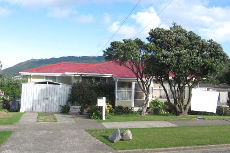 Photo of property in 30 Taupiri Crescent, Titahi Bay, Porirua, 5022