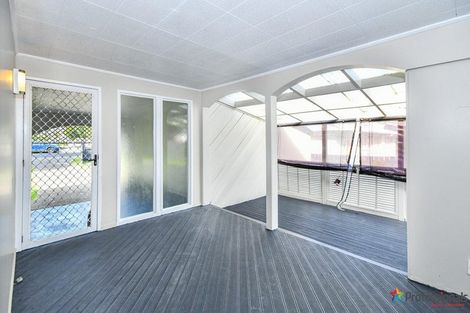 Photo of property in 6 Blanes Road, Weymouth, Auckland, 2103