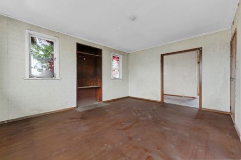 Photo of property in 12 Ozich Avenue, Te Atatu South, Auckland, 0610