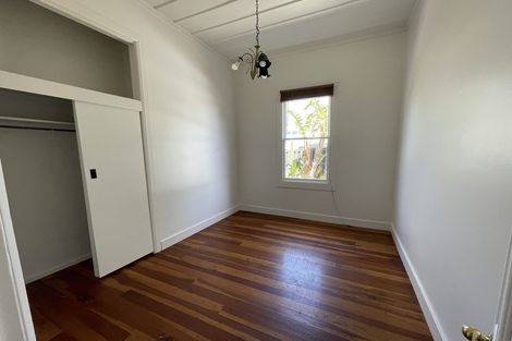 Photo of property in 44 Lynwood Road, New Lynn, Auckland, 0600