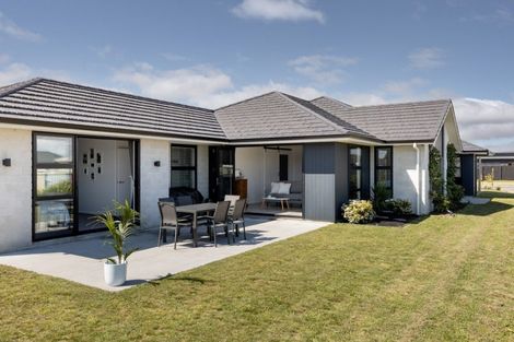 Photo of property in 51 Manawa Road, Papamoa Beach, Papamoa, 3118