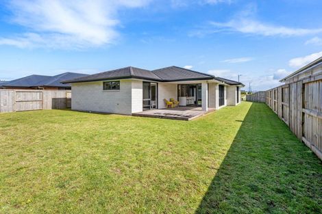 Photo of property in 63 Kaurinui Crescent, One Tree Point, 0118