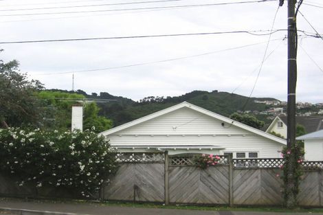 Photo of property in 102 Ranui Crescent, Khandallah, Wellington, 6035