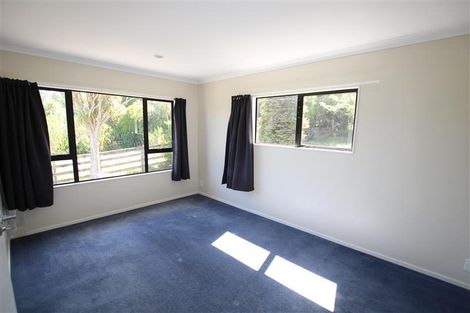 Photo of property in 6 Shirley Road, Parau, Auckland, 0604