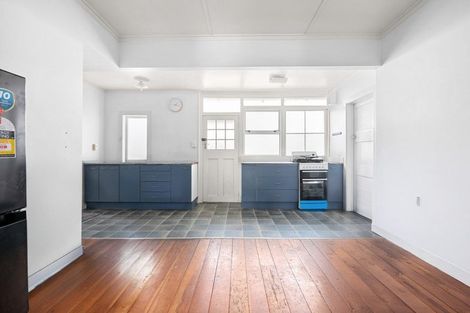 Photo of property in 16 Coates Street, Hamilton East, Hamilton, 3216