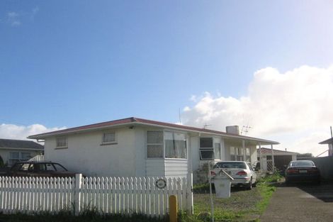 Photo of property in 49 Sutherland Crescent, Westbrook, Palmerston North, 4412