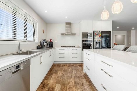 Photo of property in 14 Harding Drive, Papamoa Beach, Papamoa, 3118